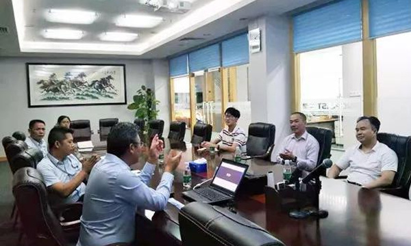 東莞市高新技術產業協會長安分會江新紅會長一行蒞臨中塑參觀考察